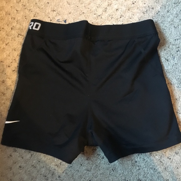 Nike Pro shorts - Picture 2 of 3